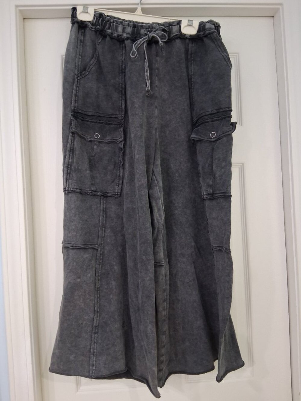 Like New Easel Large Wide Leg Pants - Picture 6 of 6